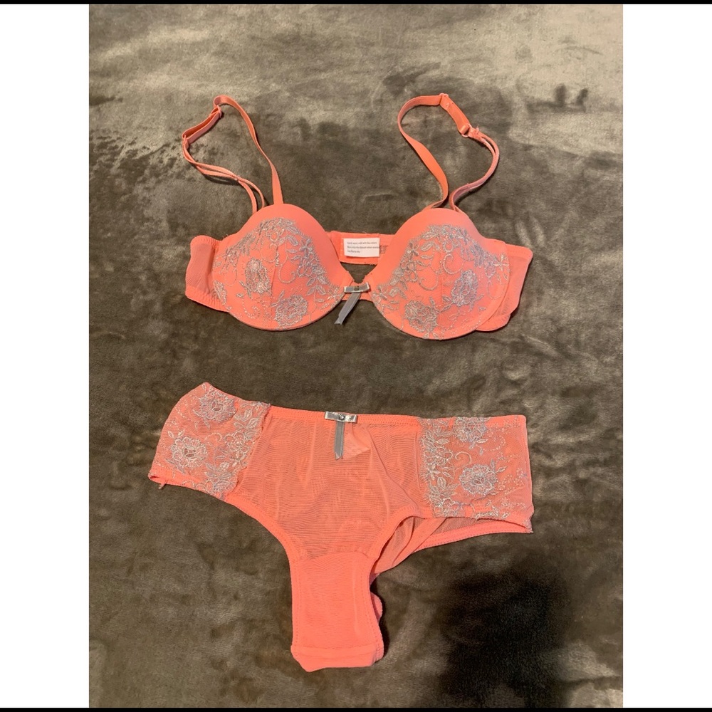 Matching Coral Lace Intimates Set - Picture 2 of 2